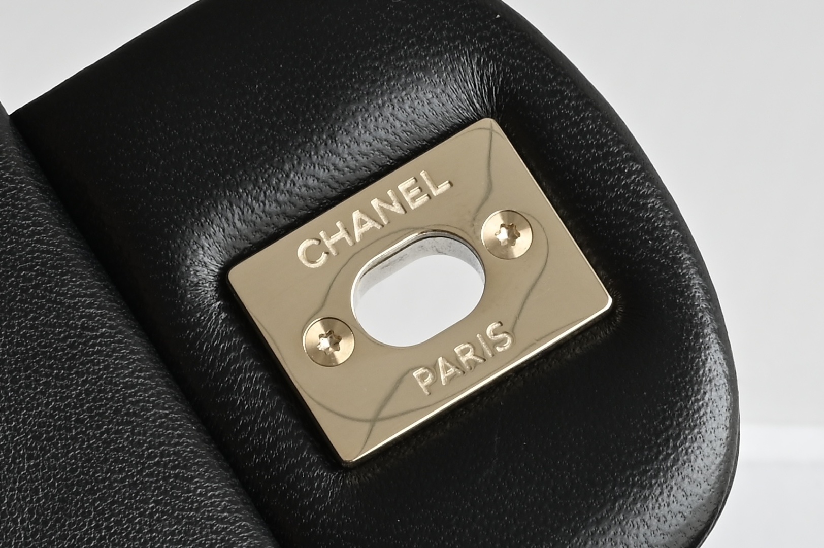 白金版▪️正品级 包装如图全新发售‼️最新版𝙲𝙵系列专柜售价𝟛𝟙𝟛𝟘𝟘𝕞𝕓购入开发➠𝙲𝚕𝚊𝚜𝚜𝚒𝚌 𝙵𝚕