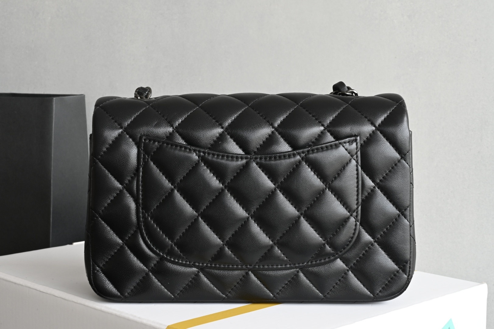 白金版▪️正品级 包装如图全新发售‼️最新版𝙲𝙵系列专柜售价𝟛𝟙𝟛𝟘𝟘𝕞𝕓购入开发➠𝙲𝚕𝚊𝚜𝚜𝚒𝚌 𝙵𝚕