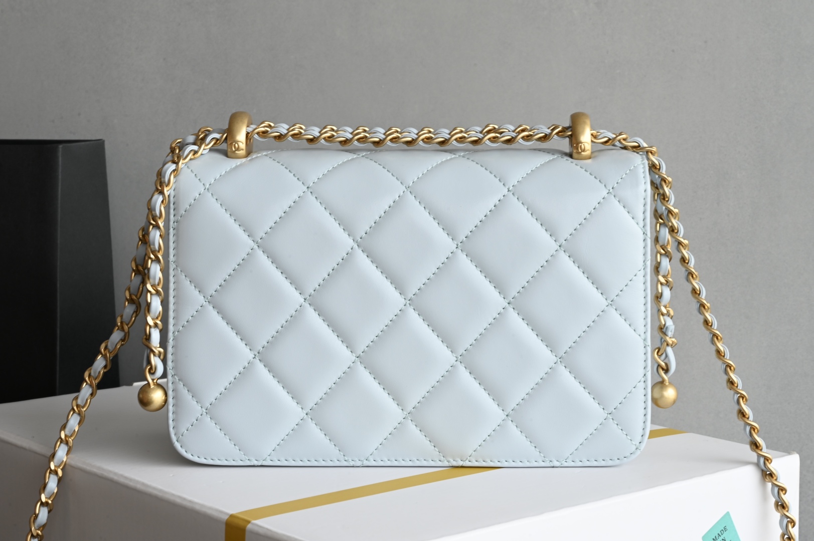 白金版▪️正品级 包装如图𝗖𝗵𝗮𝗻𝗲𝟭 𝟮𝟓𝐒 全新升级版双金珠口盖包 浅蓝 小号专柜售价𝟦𝟧𝟪𝟢𝟢𝗋𝗆