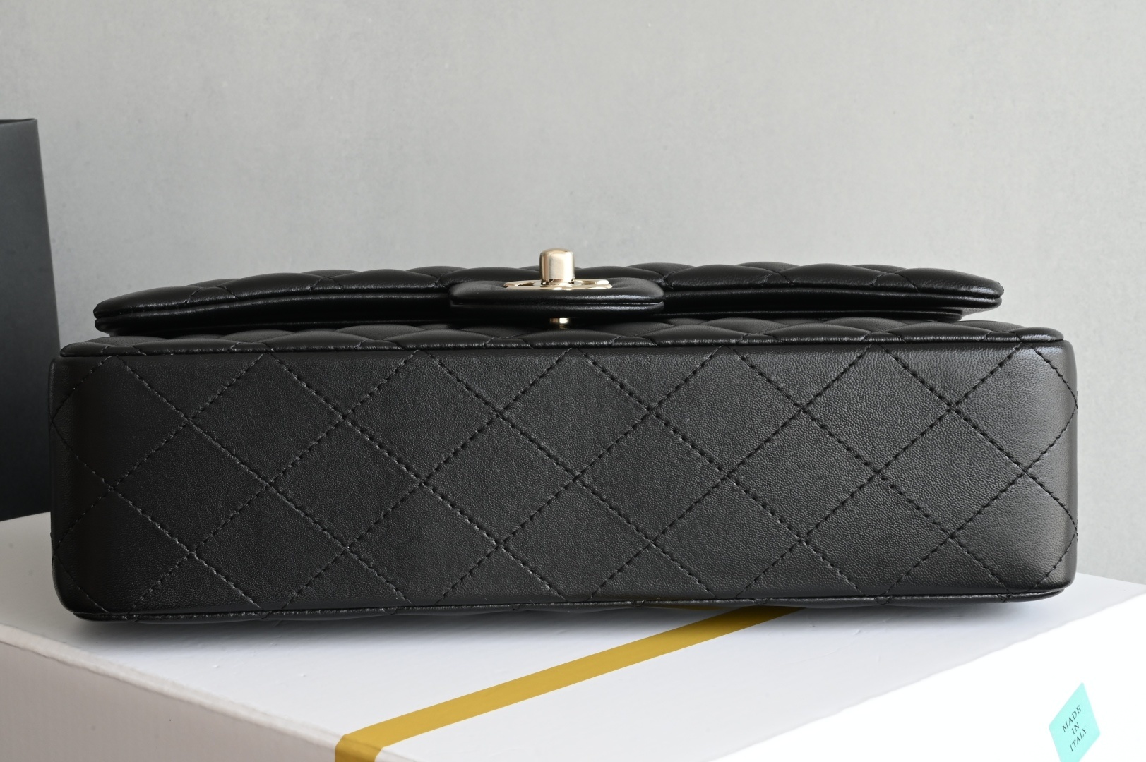 白金版▪️正品级 包装如图全新发售‼️升级版𝙲𝙵系列专柜售价𝟾𝟺𝟸𝟻𝟶购入开发➠𝙲𝚕𝚊𝚜𝚜𝚒𝚌 𝙵𝚕𝚊𝚙