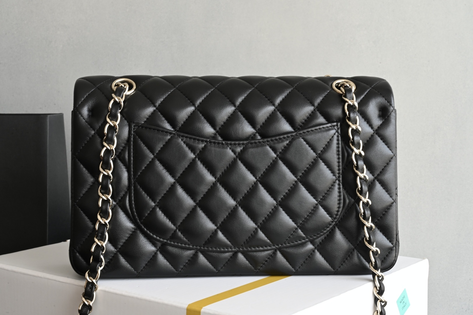 白金版▪️正品级 包装如图全新发售‼️升级版𝙲𝙵系列专柜售价𝟾𝟺𝟸𝟻𝟶购入开发➠𝙲𝚕𝚊𝚜𝚜𝚒𝚌 𝙵𝚕𝚊𝚙