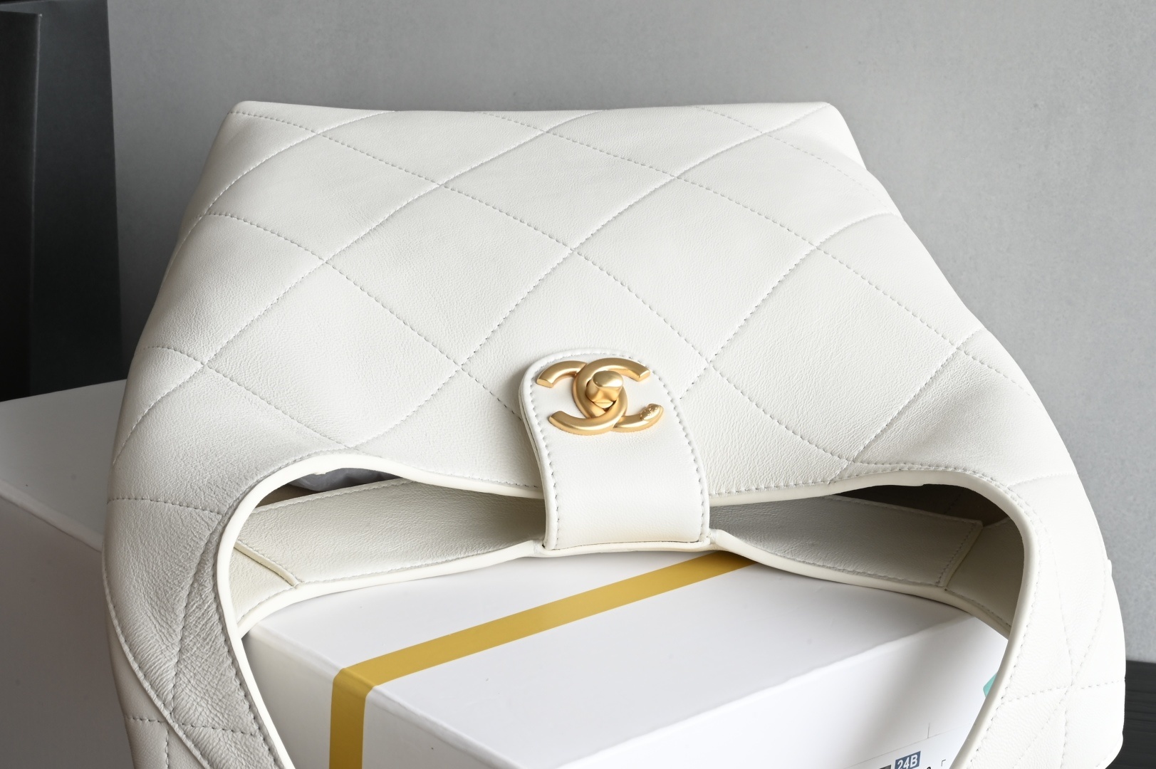 白金版▪️正品级 包装如图全新到货🆕𝐂𝐡𝐚𝐧𝐞𝟏 𝟐𝟓𝐏 小号嬉皮包专柜售价𝟦𝟩𝟪𝟢𝟢𝗋𝗆𝖻购入开发〰️