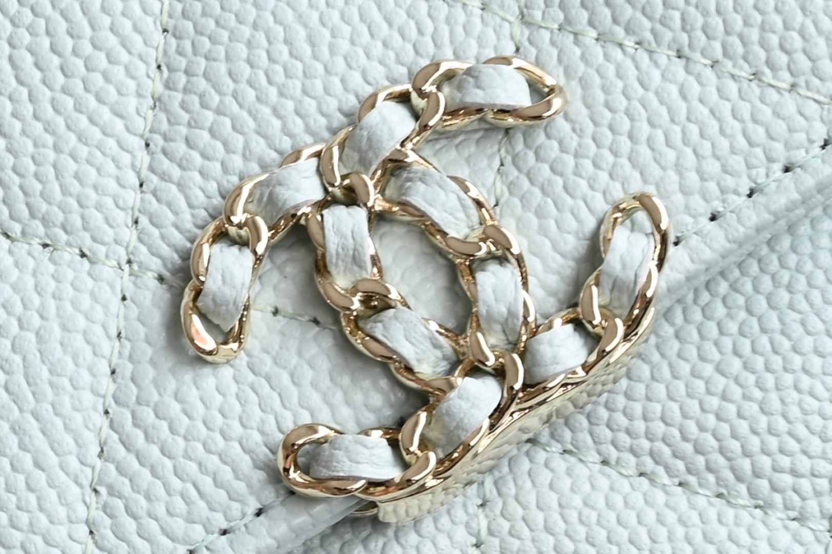 白金版▪️正品级 包装如图现货发售🌱皮穿链手柄𝐤𝐞𝐥𝐥𝐲手机包回归𝑪𝒉𝒂𝒏𝒆𝒍 𝟐𝟓𝐒｜白色♥𝐳𝐩级 浅