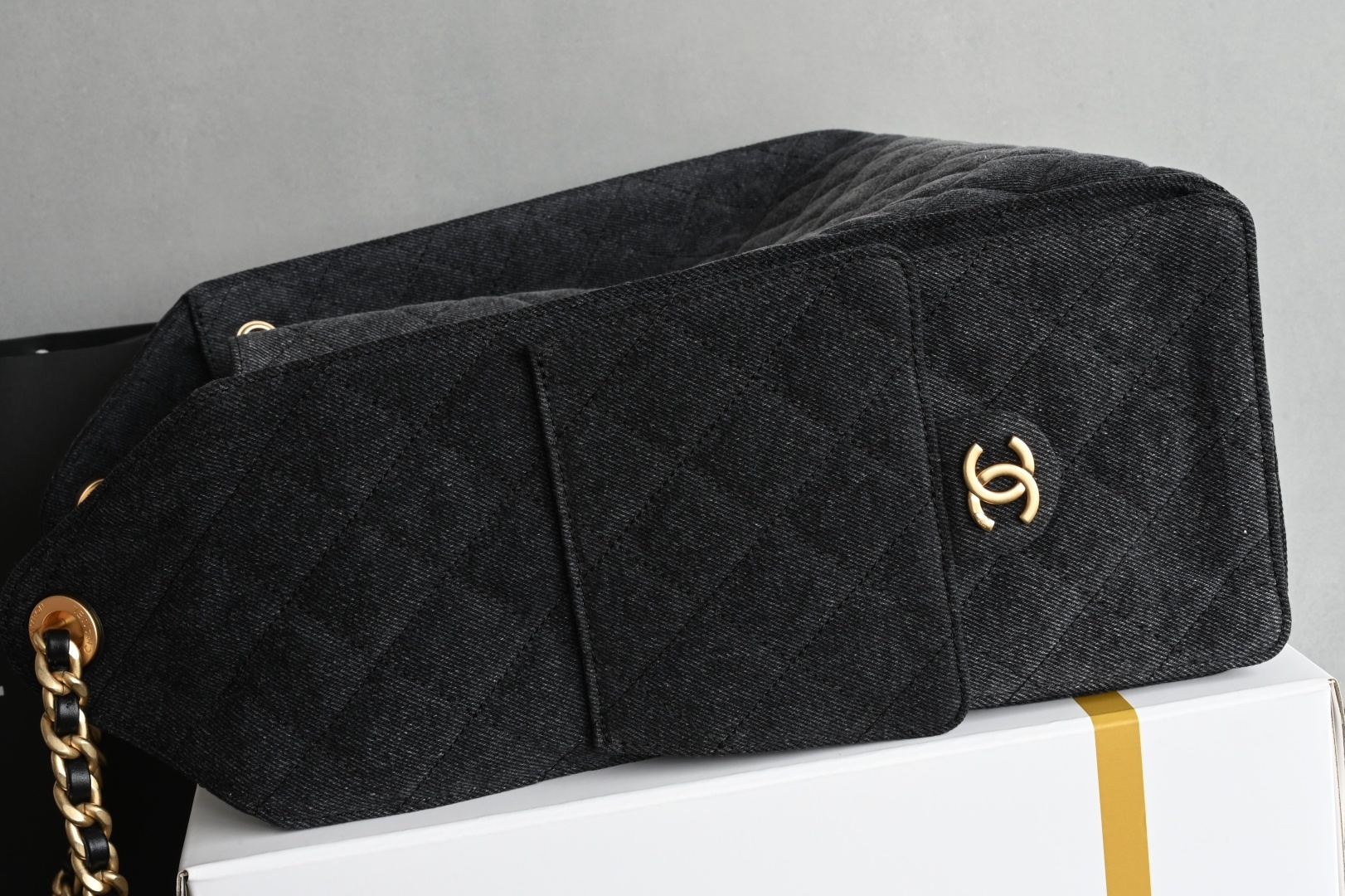 白金版▪️正品级 包装如图全新到货🆕𝗖𝗵𝗮𝗻𝗲𝟭 𝟮𝟱𝗕𝗮𝗴𝟐𝟓𝐒嬉皮𝗁𝗈𝖻𝗈 中号 黑牛仔专柜售价𝟦𝟨