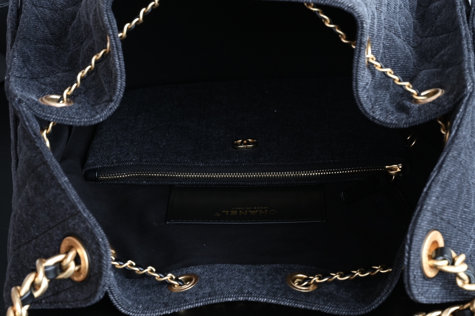 白金版▪️正品级 包装如图全新到货🆕𝗖𝗵𝗮𝗻𝗲𝟭 𝟮𝟱𝗕𝗮𝗴𝟐𝟓𝐒嬉皮𝗁𝗈𝖻𝗈 中号 黑牛仔专柜售价𝟦𝟨