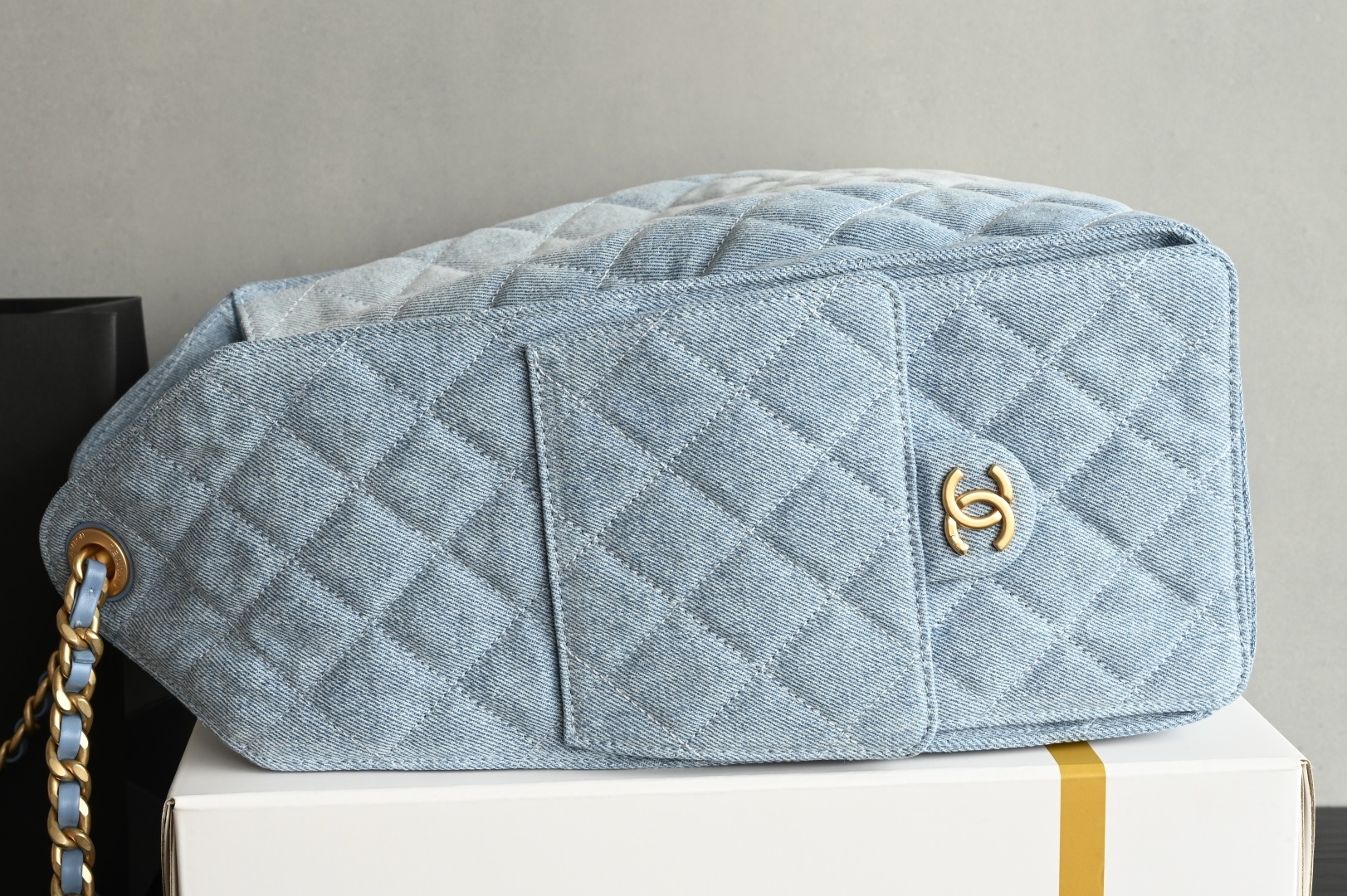 白金版▪️正品级 包装如图全新到货🆕𝗖𝗵𝗮𝗻𝗲𝟭 𝟮𝟱𝗕𝗮𝗴𝟐𝟓𝐒嬉皮𝗁𝗈𝖻𝗈 中号 蓝牛仔专柜售价𝟦𝟨