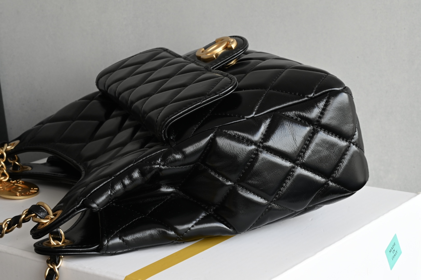 白金版▪️正品级 包装如图全新发售🆕𝒄𝒉𝒂𝒏𝒆𝒍 𝟐𝟓𝐬 全新版本天猫精灵 𝒉𝒐𝒃𝒐流浪包 中号黑色 𝟸