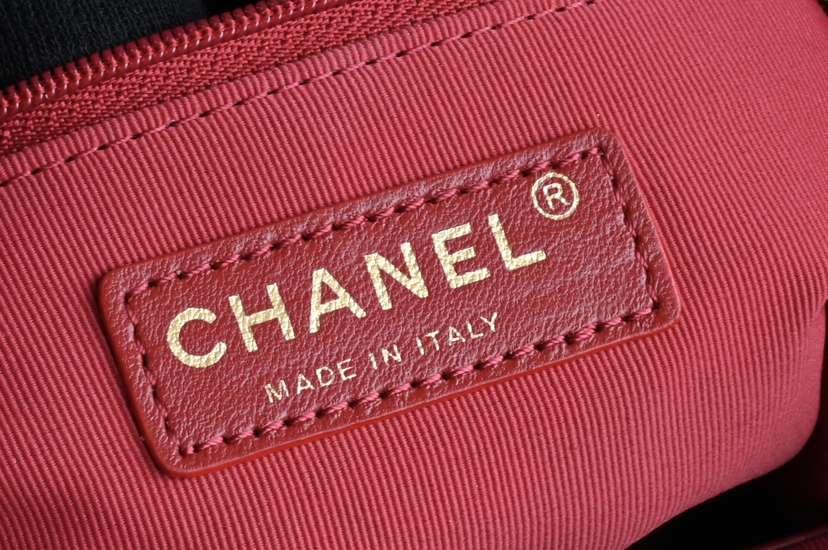 白金版▪️正品级 包装如图全新发售🆕𝒄𝒉𝒂𝒏𝒆𝒍 𝟐𝟓𝐬 全新版本天猫精灵 𝒉𝒐𝒃𝒐流浪包 中号黑色 𝟸