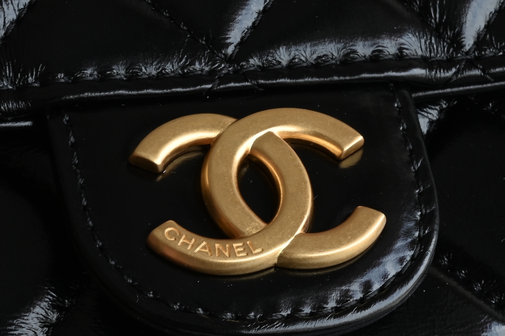 白金版▪️正品级 包装如图全新发售🆕𝒄𝒉𝒂𝒏𝒆𝒍 𝟐𝟓𝐬 全新版本天猫精灵 𝒉𝒐𝒃𝒐流浪包 小号黑色 专