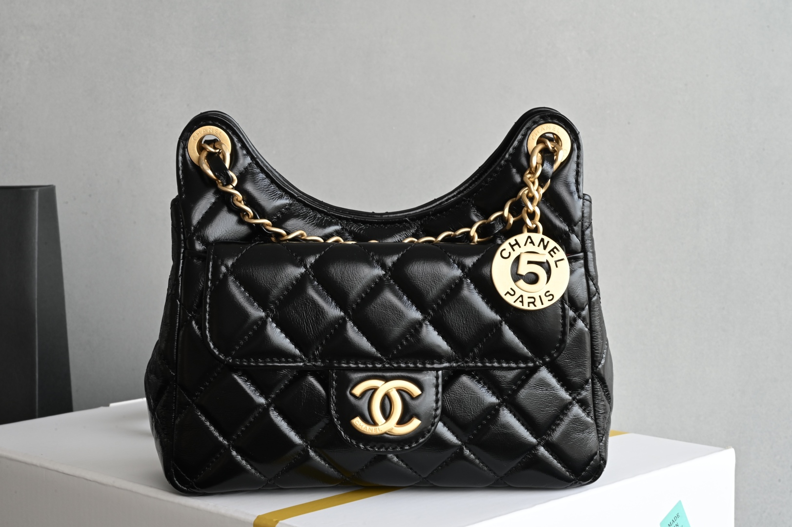 白金版▪️正品级 包装如图全新发售🆕𝒄𝒉𝒂𝒏𝒆𝒍 𝟐𝟓𝐬 全新版本天猫精灵 𝒉𝒐𝒃𝒐流浪包 小号黑色 专