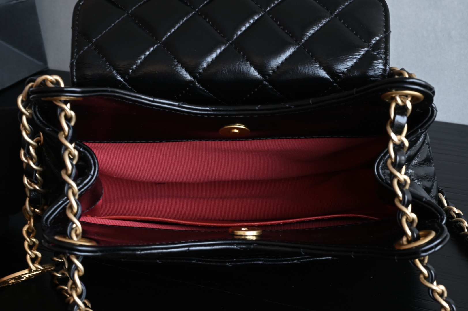 白金版▪️正品级 包装如图全新发售🆕𝒄𝒉𝒂𝒏𝒆𝒍 𝟐𝟓𝐬 全新版本天猫精灵 𝒉𝒐𝒃𝒐流浪包 小号黑色 专