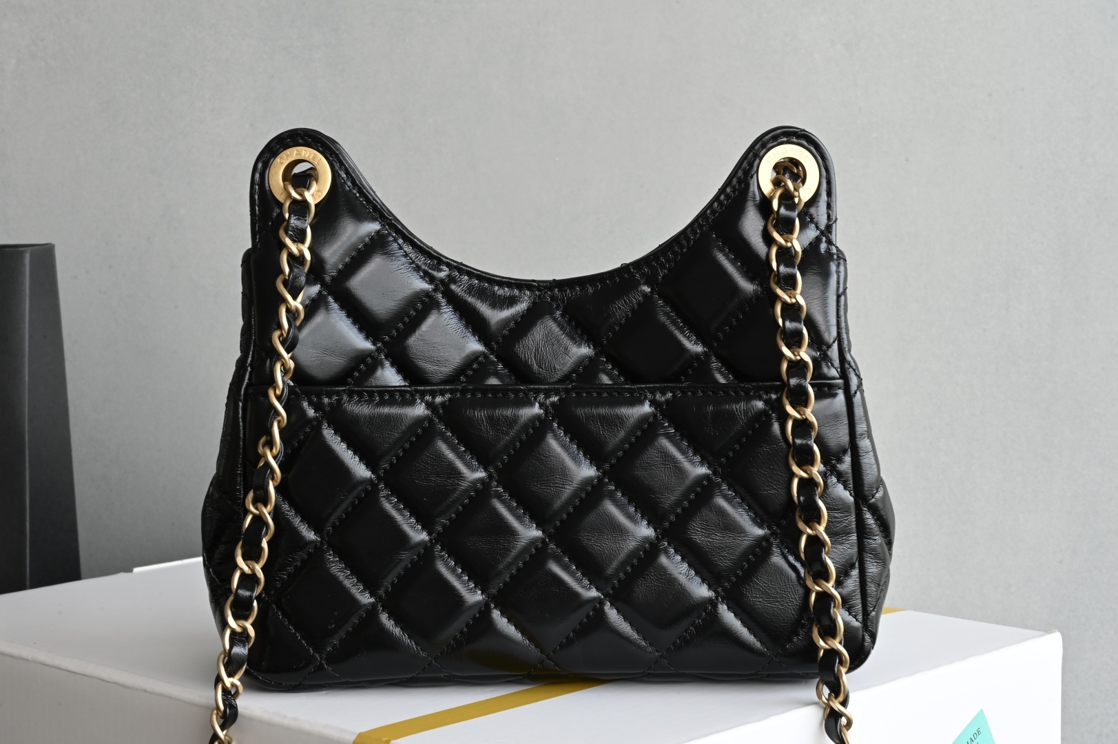 白金版▪️正品级 包装如图全新发售🆕𝒄𝒉𝒂𝒏𝒆𝒍 𝟐𝟓𝐬 全新版本天猫精灵 𝒉𝒐𝒃𝒐流浪包 小号黑色 专