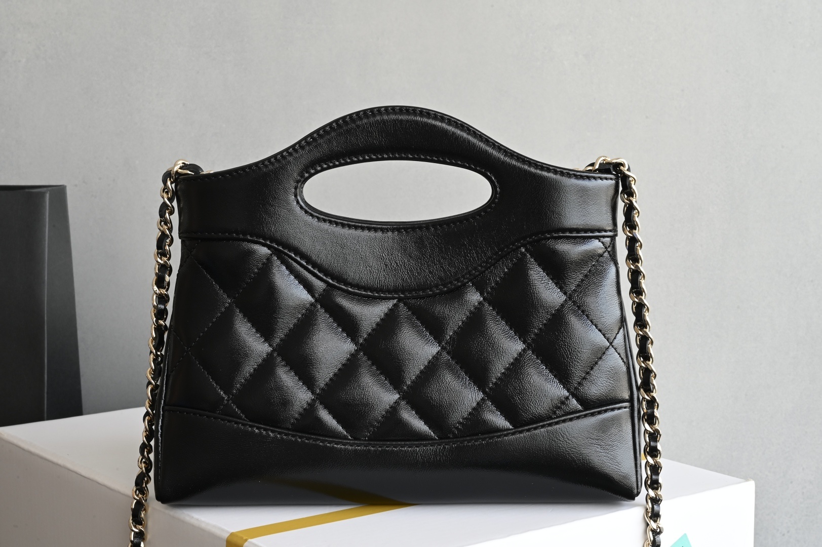 白金版▪️正品级 包装如图全新到货🆕𝗖𝗵𝗮𝗻𝗲𝟭 𝟮𝟓𝐏 羊皮系列𝟥𝟣𝖡𝖺𝗀 𝖭𝖺𝗇𝗈 黑色专柜售价𝟤𝟨