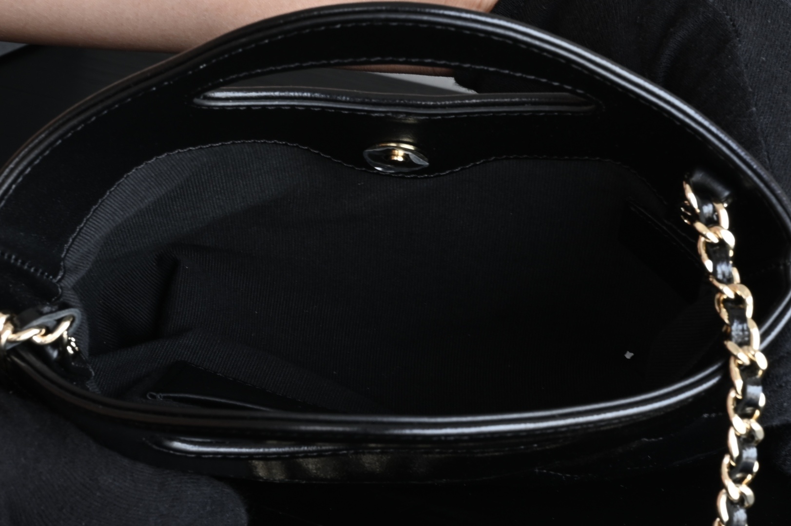 白金版▪️正品级 包装如图全新到货🆕𝗖𝗵𝗮𝗻𝗲𝟭 𝟮𝟓𝐏 羊皮系列𝟥𝟣𝖡𝖺𝗀 𝖭𝖺𝗇𝗈 黑色专柜售价𝟤𝟨