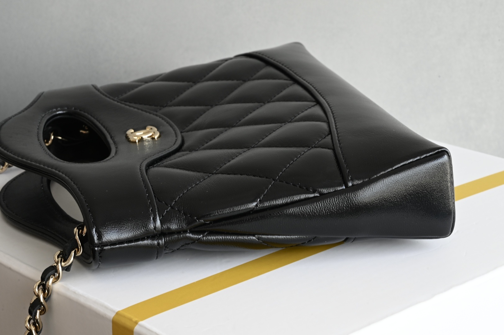 白金版▪️正品级 包装如图全新到货🆕𝗖𝗵𝗮𝗻𝗲𝟭 𝟮𝟓𝐏 羊皮系列𝟥𝟣𝖡𝖺𝗀 𝖭𝖺𝗇𝗈 黑色专柜售价𝟤𝟨