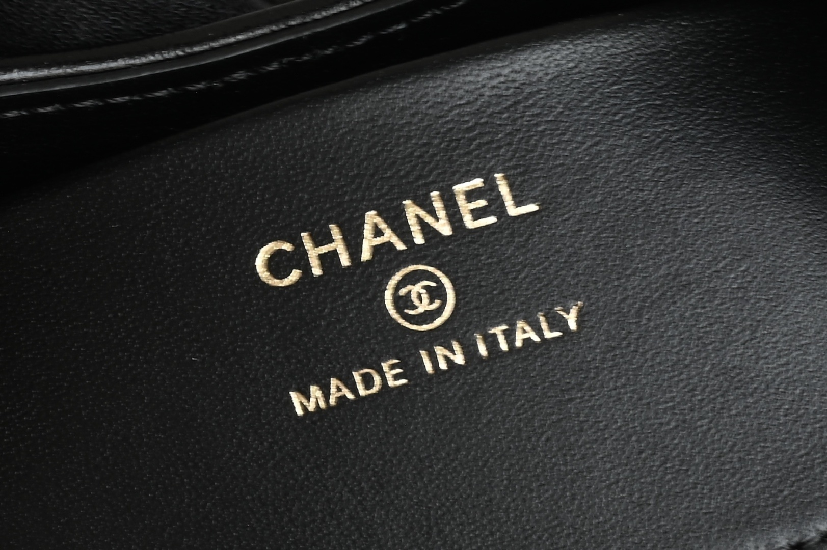 白金版▪️正品级 包装如图全新到货🆕𝗖𝗵𝗮𝗻𝗲𝟭 𝟮𝟓𝐏 羊皮系列𝟥𝟣𝖡𝖺𝗀 𝖭𝖺𝗇𝗈 黑色专柜售价𝟤𝟨