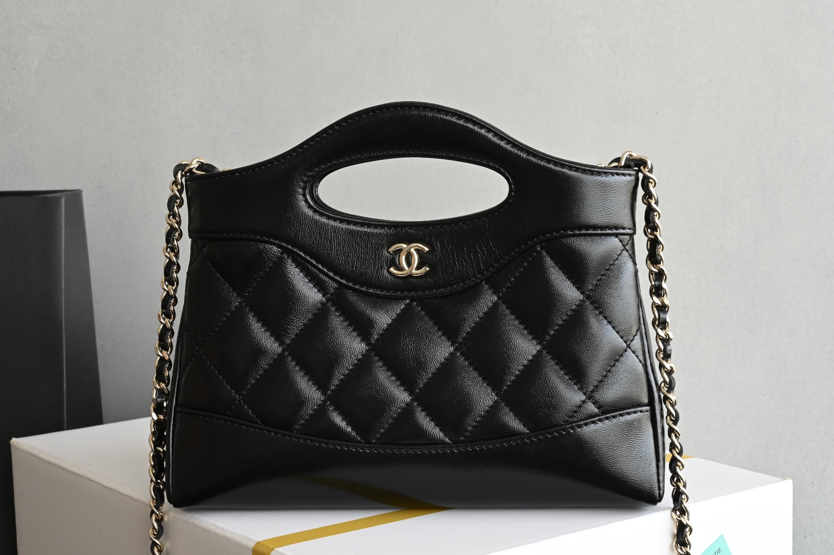 白金版▪️正品级 包装如图全新到货🆕𝗖𝗵𝗮𝗻𝗲𝟭 𝟮𝟓𝐏 羊皮系列𝟥𝟣𝖡𝖺𝗀 𝖭𝖺𝗇𝗈 黑色专柜售价𝟤𝟨