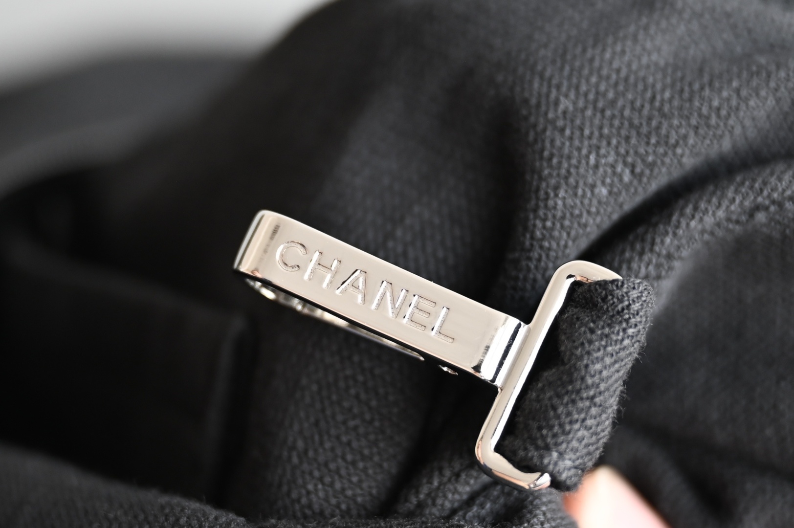 白金版▪️正品级 包装如图𝐂𝐡𝐚𝐧𝐞𝐥 𝟐𝟓𝐌 𝐂𝐨𝐜𝐨 𝐁𝐞𝐚𝐜𝐡 沙滩包专柜售价𝟤𝟢𝟢𝟢𝟢➕𝗋𝗆𝖻购