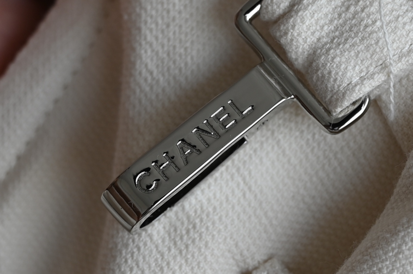 白金版▪️正品级 包装如图𝐂𝐡𝐚𝐧𝐞𝐥 𝟐𝟓𝐌 𝐂𝐨𝐜𝐨 𝐁𝐞𝐚𝐜𝐡 沙滩包专柜售价𝟤𝟢𝟢𝟢𝟢➕𝗋𝗆𝖻购