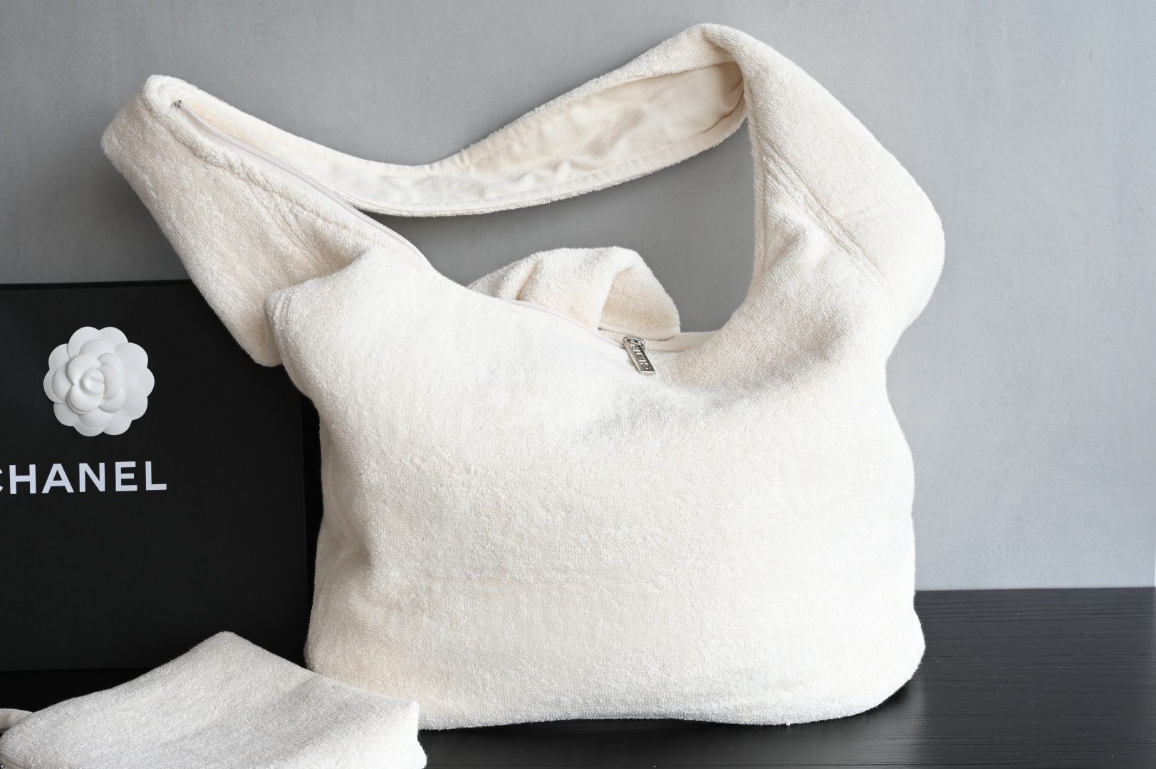 白金版▪️正品级 包装如图𝐂𝐡𝐚𝐧𝐞𝐥 𝟐𝟓𝐌 𝐂𝐨𝐜𝐨 𝐁𝐞𝐚𝐜𝐡 沙滩包专柜售价𝟤𝟢𝟢𝟢𝟢➕𝗋𝗆𝖻购