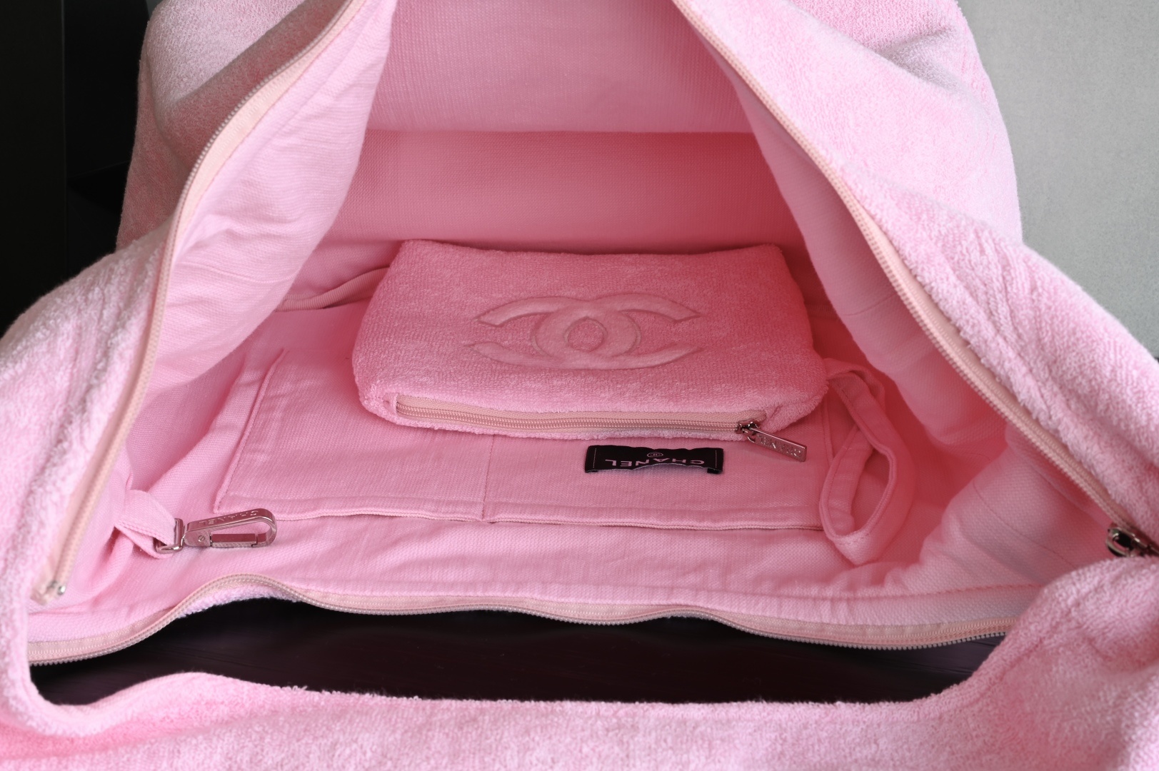 白金版▪️正品级 包装如图𝐂𝐡𝐚𝐧𝐞𝐥 𝟐𝟓𝐌 𝐂𝐨𝐜𝐨 𝐁𝐞𝐚𝐜𝐡 沙滩包专柜售价𝟤𝟢𝟢𝟢𝟢➕𝗋𝗆𝖻购