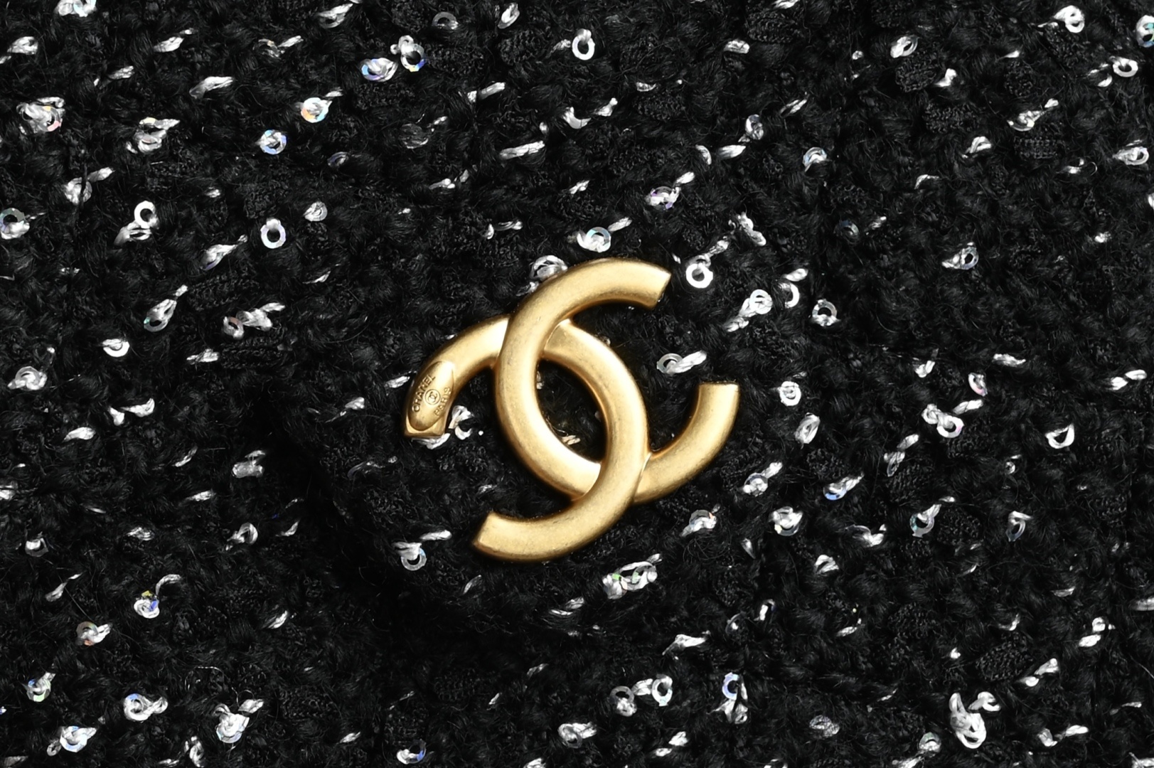 白金版▪️正品级 包装如图全新到货🆕𝗖𝗵𝗮𝗻𝗲𝟭 𝟮𝟱𝗕𝗮𝗴嬉皮𝗁𝗈𝖻𝗈小号 黑色珠片毛呢专柜售价𝟦𝟥𝟢