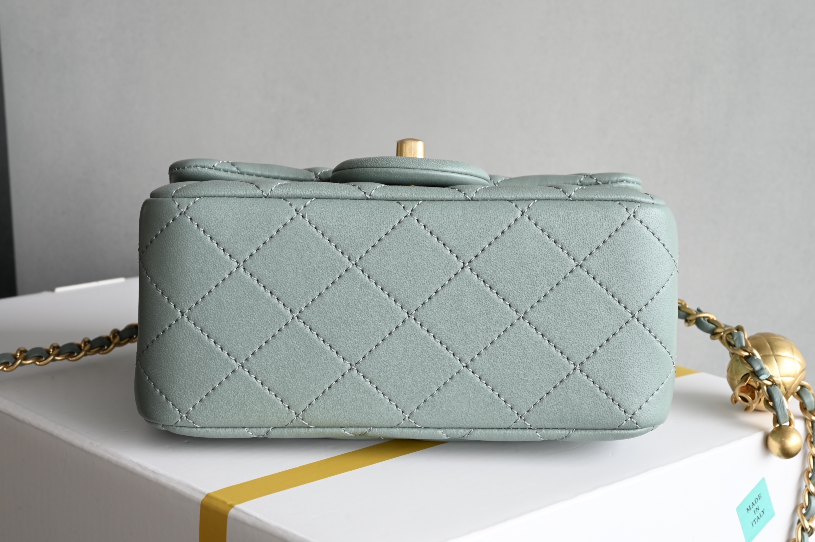 白金版▪️正品级 包装如图𝐂𝐡𝐚𝐧𝐞𝟏 𝟐𝟓𝐀新色现货 金球口盖包金球调节扣方胖子 鼠尾草绿专柜售价𝟦𝟣