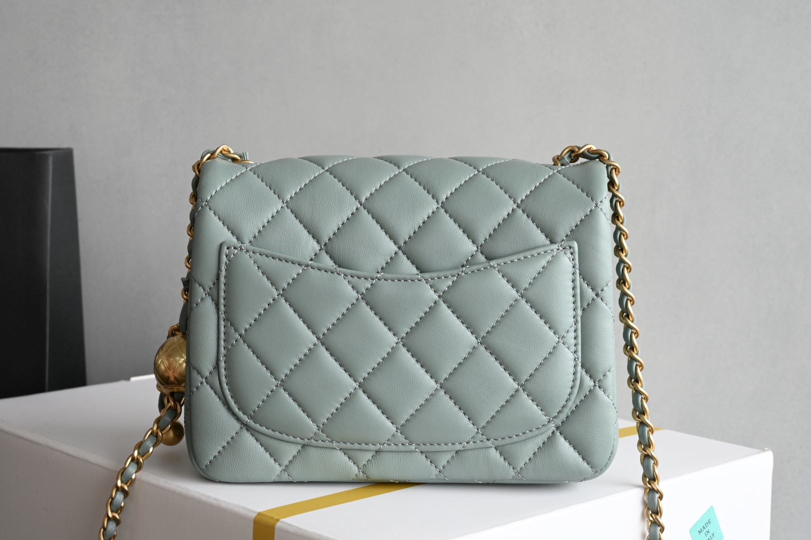 白金版▪️正品级 包装如图𝐂𝐡𝐚𝐧𝐞𝟏 𝟐𝟓𝐀新色现货 金球口盖包金球调节扣方胖子 鼠尾草绿专柜售价𝟦𝟣