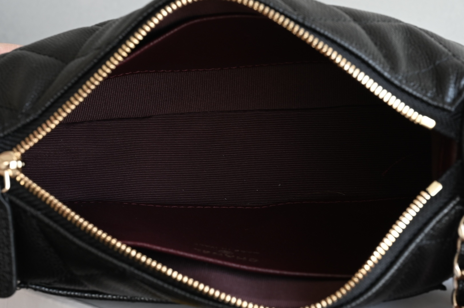 白金版▪️正品级 包装如图全新到货🆒𝟮𝟱𝐀麻将包专柜售价𝟤𝟨𝟧𝟢𝟢𝗋𝗆𝖻购入开发~麻将包的风味简约大气,