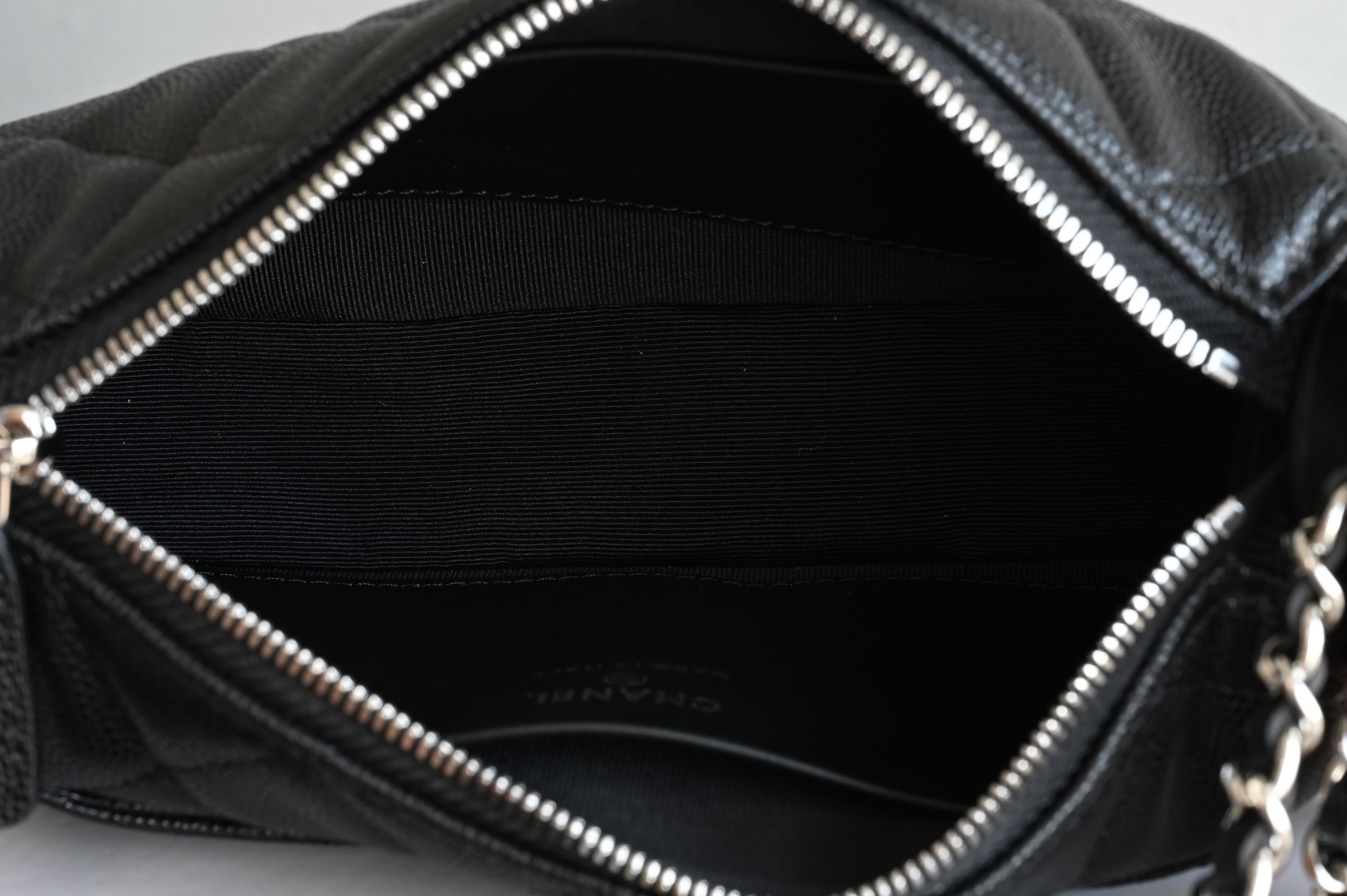 白金版▪️正品级 包装如图全新到货🆒𝟮𝟱𝐁 星星麻将包✨专柜售价𝟤𝟪𝟧𝟢𝟢𝗋𝗆𝖻购入开发~麻将包的风味简