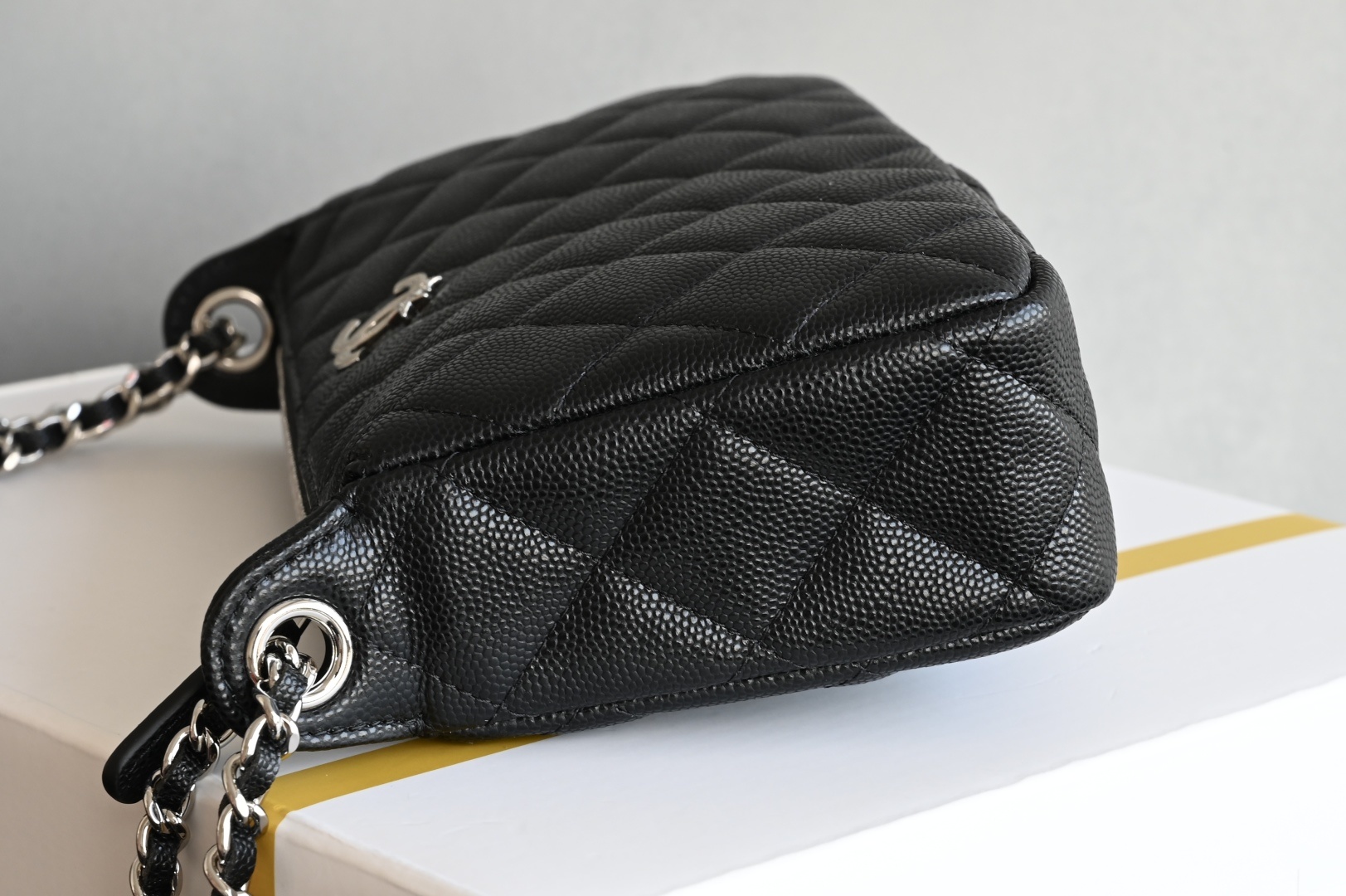 白金版▪️正品级 包装如图全新到货🆒𝟮𝟱𝐁 星星麻将包✨专柜售价𝟤𝟪𝟧𝟢𝟢𝗋𝗆𝖻购入开发~麻将包的风味简