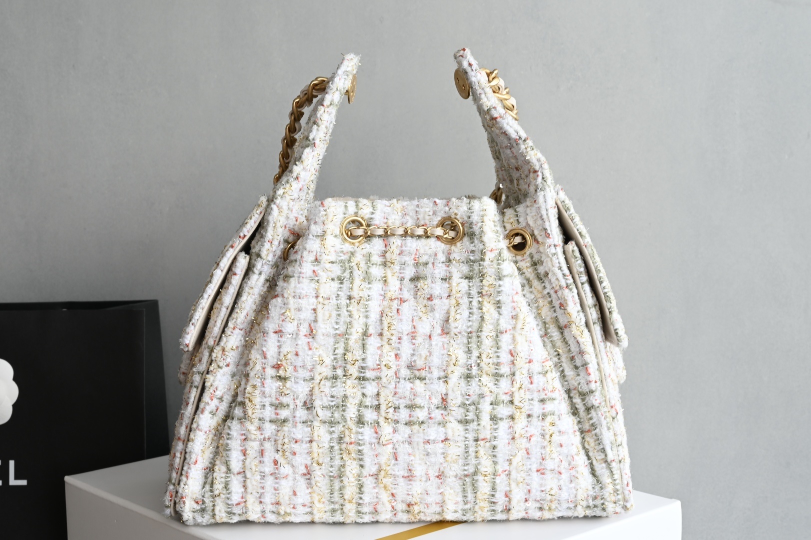 白金版▪️正品级 包装如图全新到货🆕𝗖𝗵𝗮𝗻𝗲𝟭 𝟮𝟱𝗕𝗮𝗴嬉皮𝗁𝗈𝖻𝗈小号 白色毛呢专柜售价𝟦𝟥𝟢𝟢𝟢