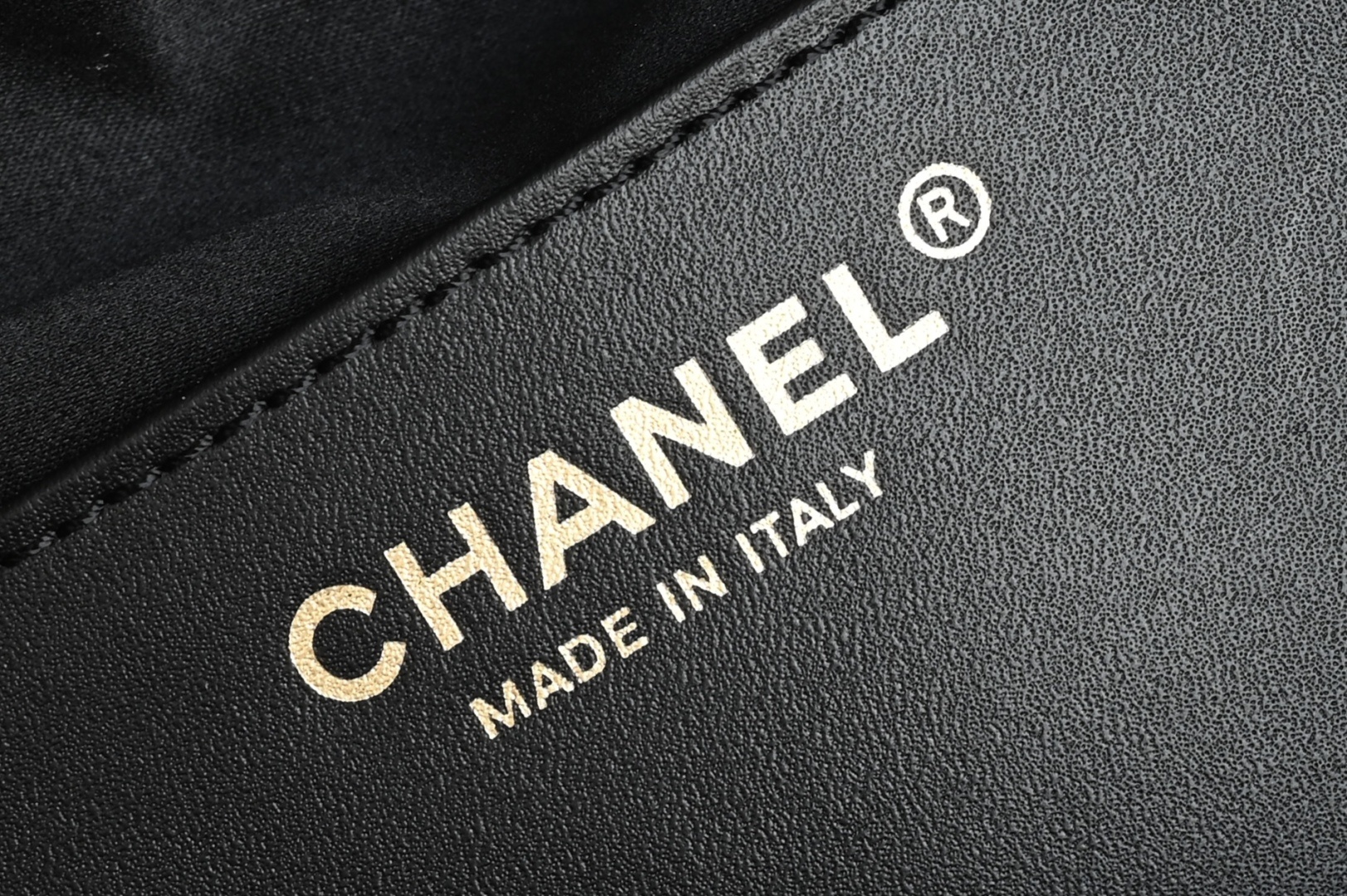 白金版▪️正品级 包装如图全新到货🆕𝗖𝗵𝗮𝗻𝗲𝟭 𝟮𝟱𝗕𝗮𝗴嬉皮𝗁𝗈𝖻𝗈小号 海军蓝珠片毛呢专柜售价𝟦𝟥