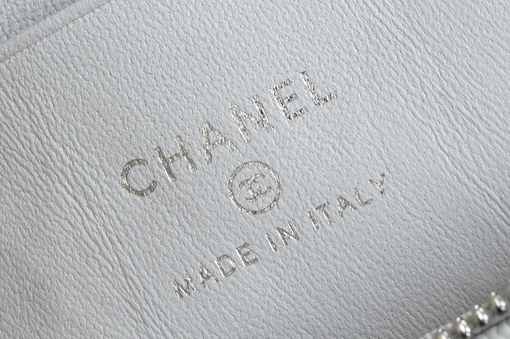 白金版▪️正品级 包装如图全新到货🆕𝗖𝗵𝗮𝗻𝗲𝟭 𝟮𝟱𝗕秋冬星星扣𝖫𝖯盒子包⭐️浅灰色专柜售价𝟤𝟩𝟢𝟢𝟢