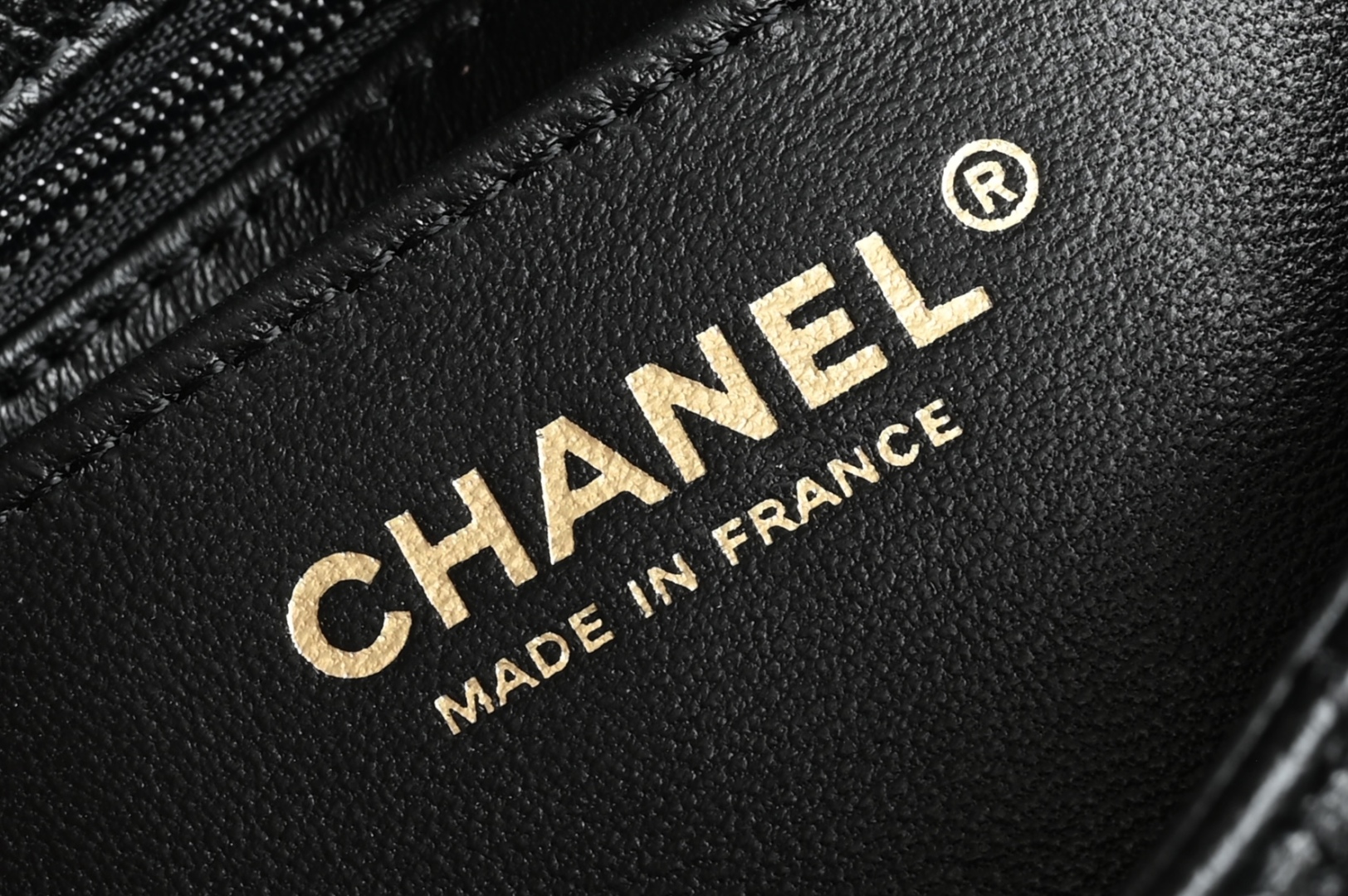 白金版▪️正品级 包装如图全新到货🆕𝗖𝗛𝗔𝗡𝗘𝗟 𝟮𝟱𝐁荔枝纹双𝗖手柄大𝗺𝗶𝗻𝗶专柜售价𝟧𝟣𝟧𝟢𝟢𝗋𝗆𝖻