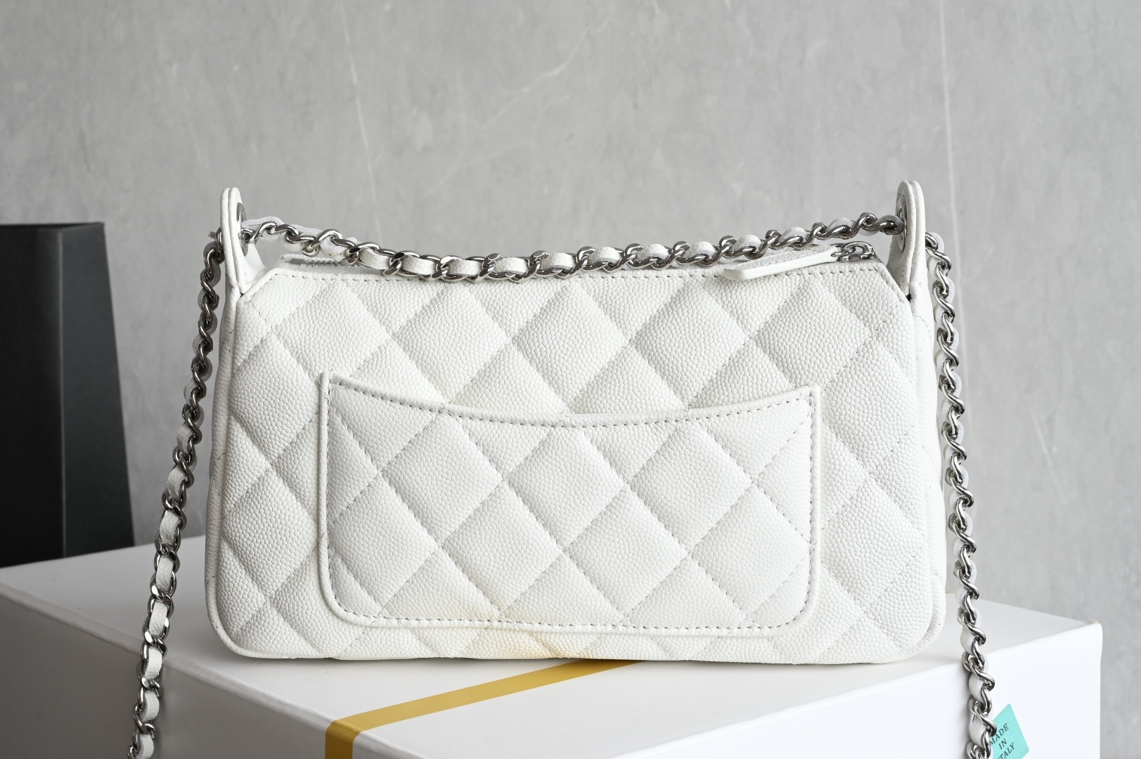 白金版▪️正品级 包装如图全新到货🆒𝟮𝟱𝐁 星星麻将包✨白色专柜售价𝟤𝟪𝟧𝟢𝟢𝗋𝗆𝖻购入开发~麻将包的风