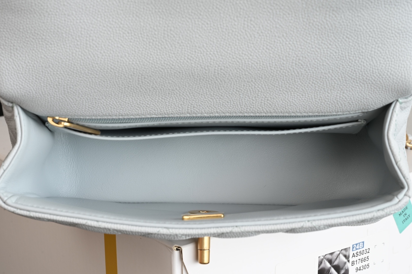 白金版▪️正品级 包装如图全新到货🆕𝗖𝗛𝗔𝗡𝗘𝗟 𝟮𝟱𝐁荔枝纹双𝗖手柄大𝗺𝗶𝗻𝗶 baby蓝专柜售价𝟧𝟣