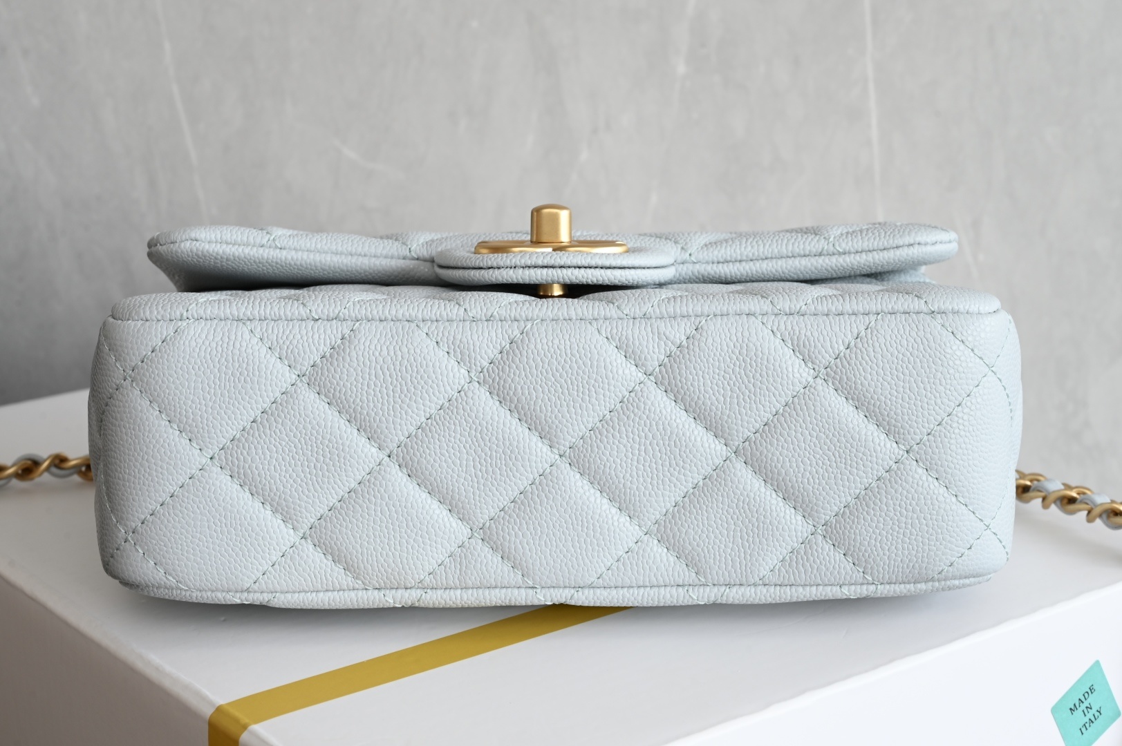 白金版▪️正品级 包装如图全新到货🆕𝗖𝗛𝗔𝗡𝗘𝗟 𝟮𝟱𝐁荔枝纹双𝗖手柄大𝗺𝗶𝗻𝗶 baby蓝专柜售价𝟧𝟣