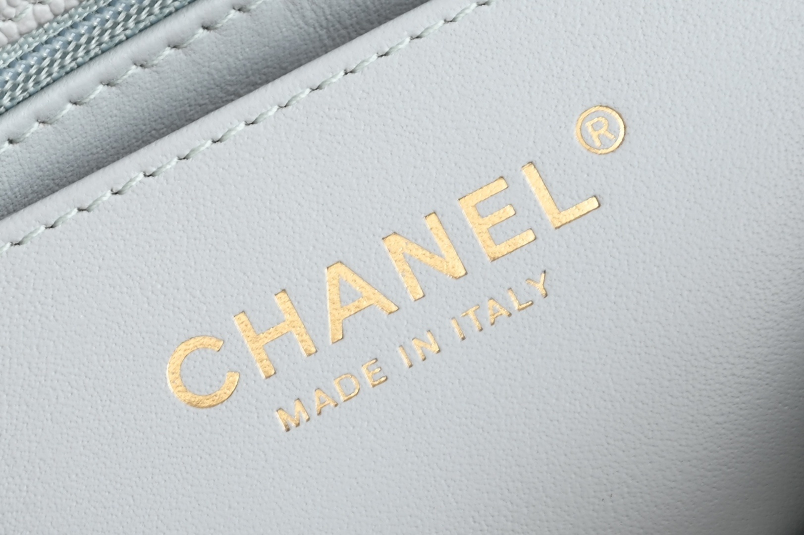 白金版▪️正品级 包装如图全新到货🆕𝗖𝗛𝗔𝗡𝗘𝗟 𝟮𝟱𝐁荔枝纹双𝗖手柄大𝗺𝗶𝗻𝗶 baby蓝专柜售价𝟧𝟣