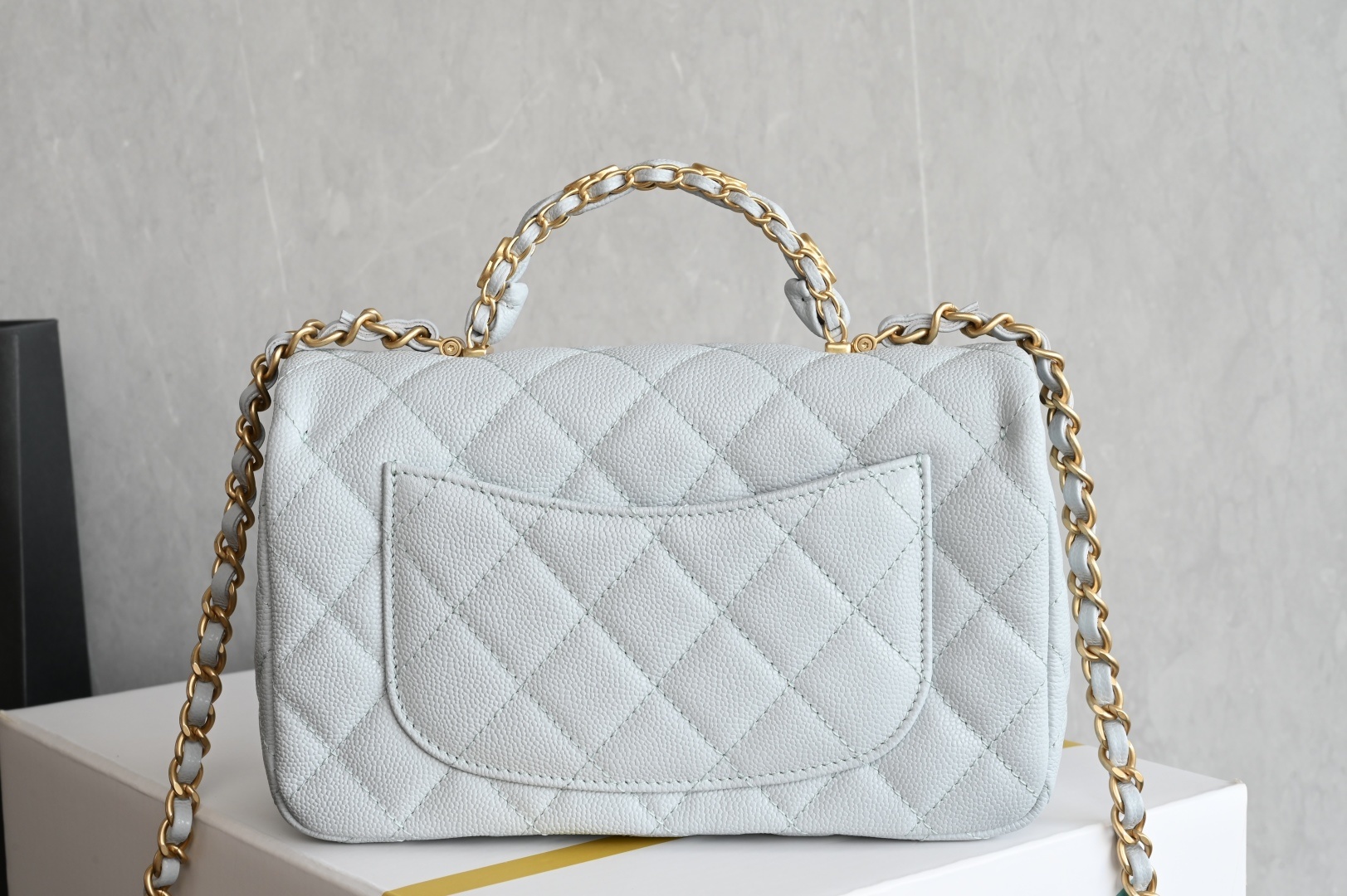 白金版▪️正品级 包装如图全新到货🆕𝗖𝗛𝗔𝗡𝗘𝗟 𝟮𝟱𝐁荔枝纹双𝗖手柄大𝗺𝗶𝗻𝗶 baby蓝专柜售价𝟧𝟣