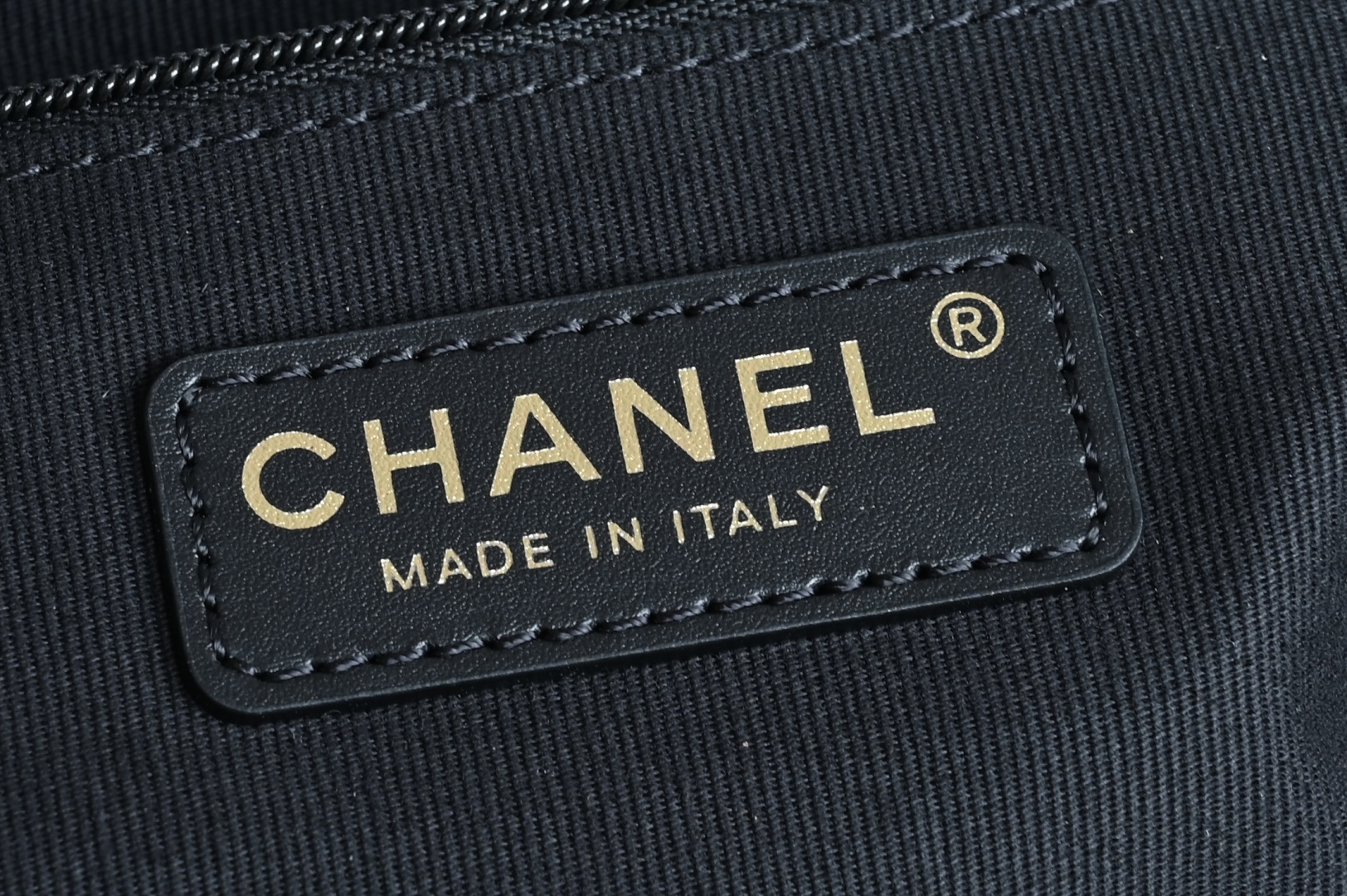 🌼白金版▪️正品级 包装如图全新到货🆕𝗖𝗵𝗮𝗻𝗲𝟭 𝟮𝟱𝗔购物袋𝗁𝗈𝖻𝗈 土黄拼黑 大号专柜售价𝟧𝟫𝟧𝟢