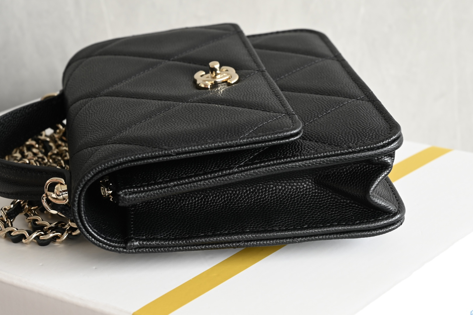 白金版▪️正品级 包装如图全新到货🆕𝗖𝗵𝗮𝗻𝗲𝟭 𝟮𝟱𝗸三合一大格双肩 黑色♥ 专柜售价𝟥𝟨𝟩𝟢𝟢𝗋𝗆𝖻