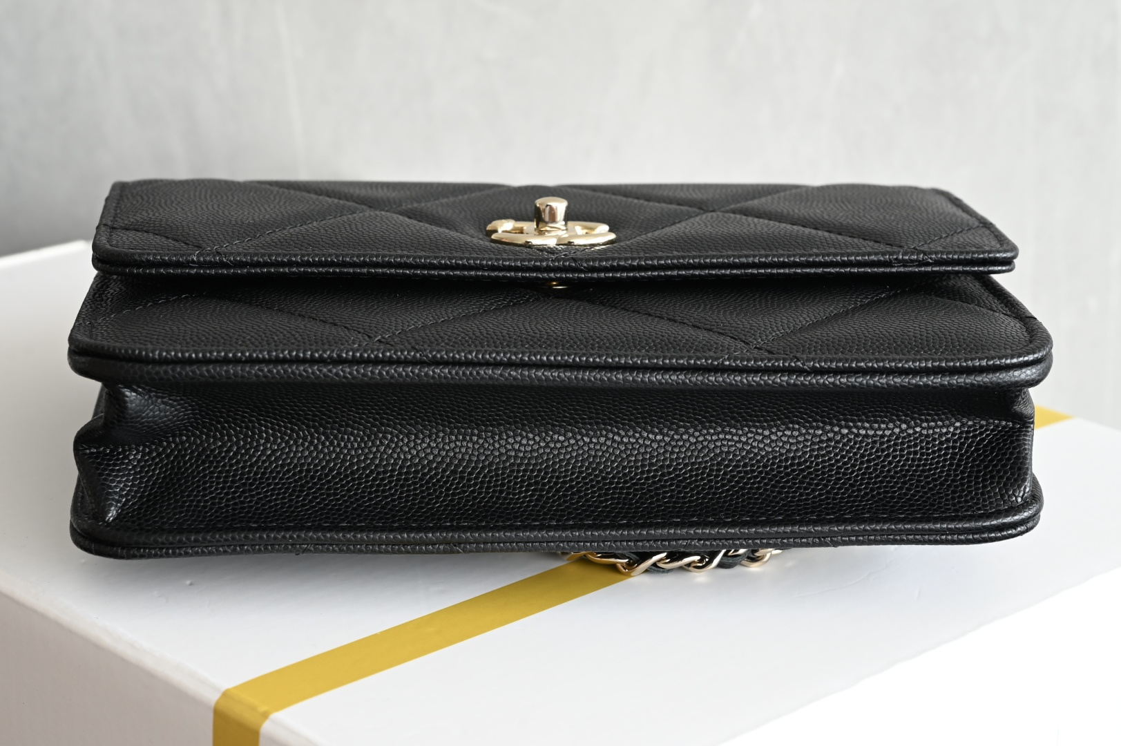 白金版▪️正品级 包装如图全新到货🆕𝗖𝗵𝗮𝗻𝗲𝟭 𝟮𝟱𝗸三合一大格双肩 黑色♥ 专柜售价𝟥𝟨𝟩𝟢𝟢𝗋𝗆𝖻