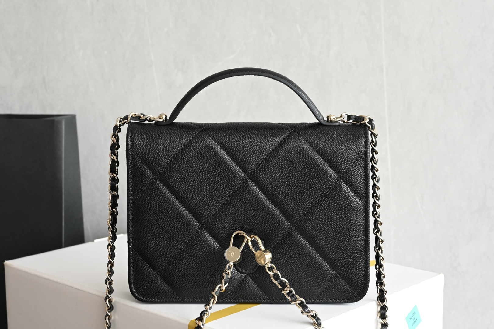 白金版▪️正品级 包装如图全新到货🆕𝗖𝗵𝗮𝗻𝗲𝟭 𝟮𝟱𝗸三合一大格双肩 黑色♥ 专柜售价𝟥𝟨𝟩𝟢𝟢𝗋𝗆𝖻