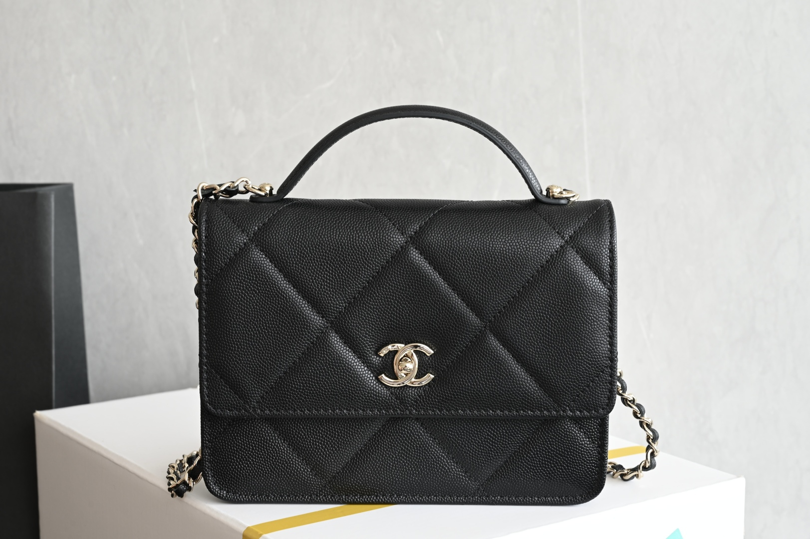 白金版▪️正品级 包装如图全新到货🆕𝗖𝗵𝗮𝗻𝗲𝟭 𝟮𝟱𝗸三合一大格双肩 黑色♥ 专柜售价𝟥𝟨𝟩𝟢𝟢𝗋𝗆𝖻