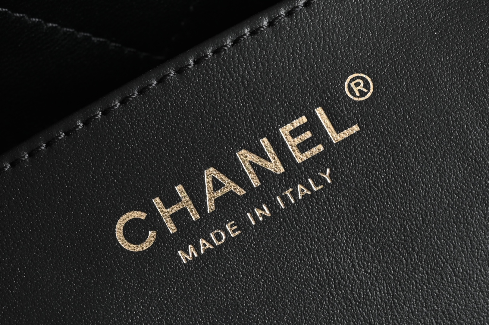 🌼白金版▪️正品级 包装如图全新到货🆕𝗖𝗛𝗔𝗡𝗘𝗟 𝟮𝟱𝙠蝴蝶结包🎀 黑色中号专柜售价𝟧𝟨𝟪𝟢𝟢𝗋𝗆𝖻购