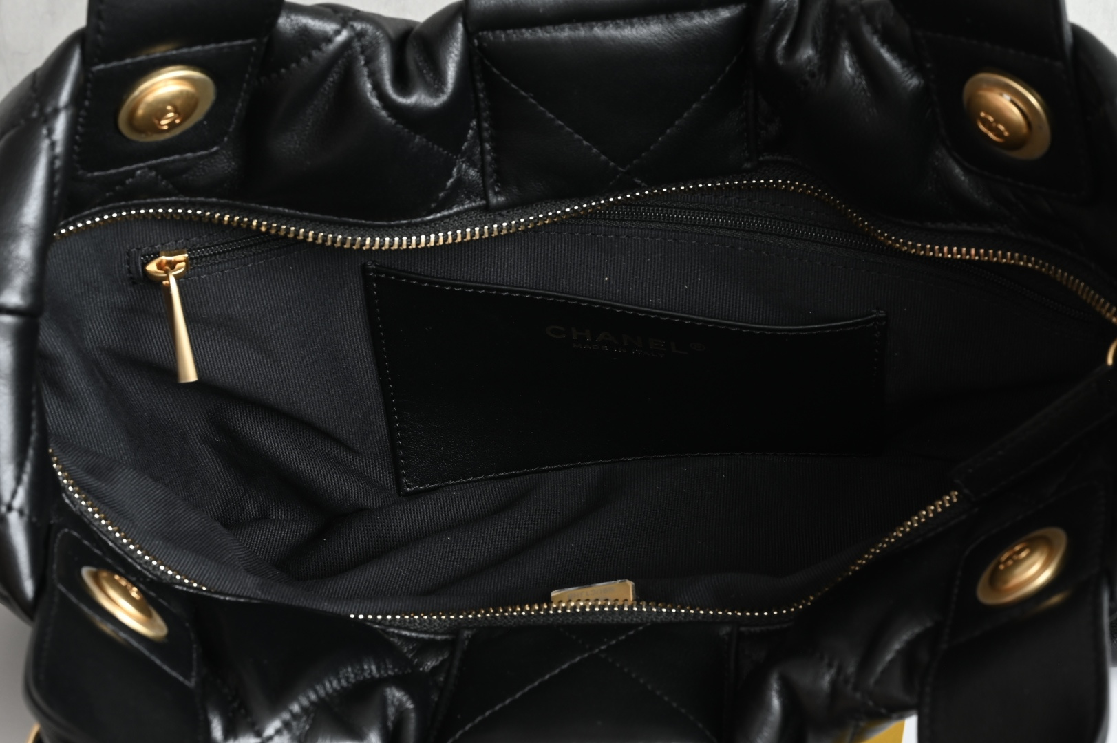 🌼白金版▪️正品级 包装如图全新到货🆕𝗖𝗛𝗔𝗡𝗘𝗟 𝟮𝟱𝙠蝴蝶结包🎀 黑色中号专柜售价𝟧𝟨𝟪𝟢𝟢𝗋𝗆𝖻购