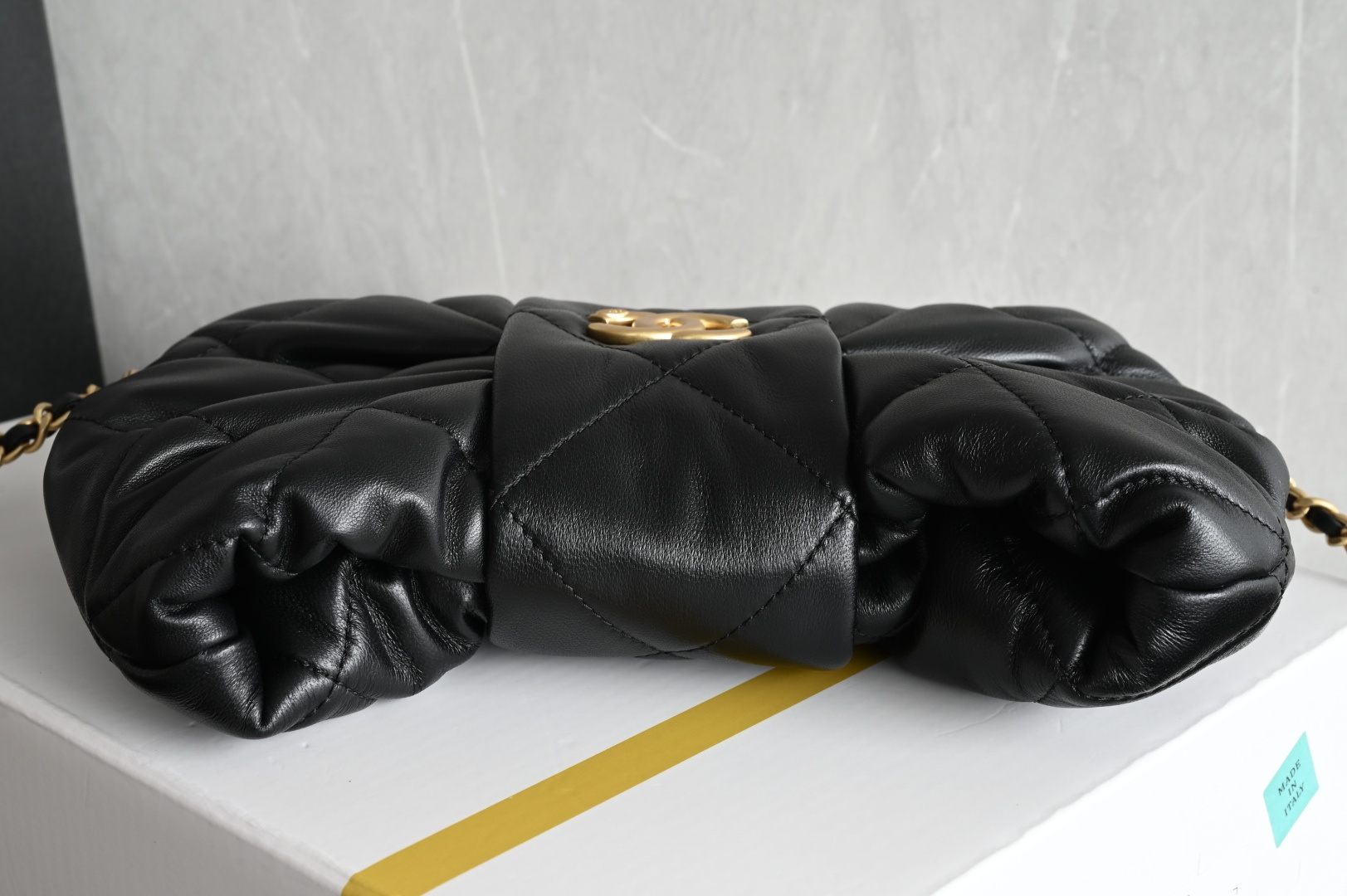 🌼白金版▪️正品级 包装如图全新到货🆕𝗖𝗛𝗔𝗡𝗘𝗟 𝟮𝟱𝙠蝴蝶结包🎀 黑色小号专柜售价𝟦𝟥𝟤𝟢𝟢𝗋𝗆𝖻购