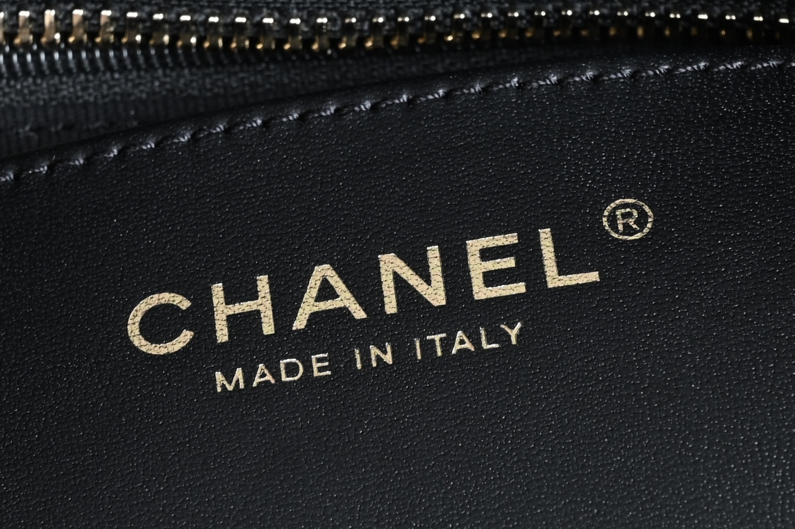 🌼白金版▪️正品级 包装如图全新到货🆕𝗖𝗛𝗔𝗡𝗘𝗟 𝟮𝟱𝙠丝绒蝴蝶结包🎀 黑色中号专柜售价𝟦𝟦𝟢𝟢𝟢𝗋𝗆