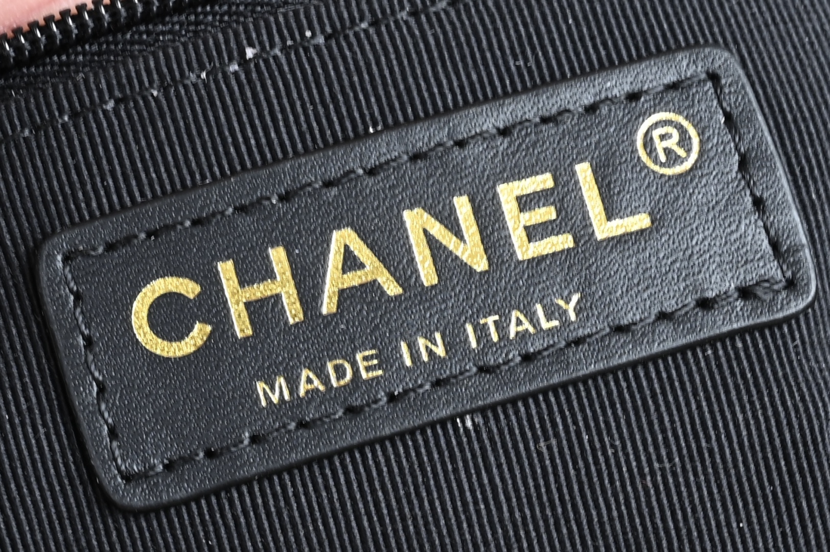 白金版▪️正品级 包装如图全新到货❕𝗖𝗵𝗮𝗻𝗲𝟭 𝟮𝟱𝙠保龄球系列 黑色小号专柜售价𝟦𝟫𝟪𝟢𝟢𝗋𝗆𝖻购入